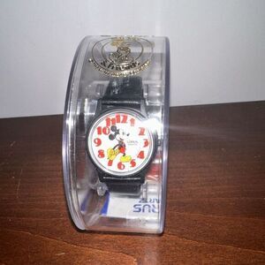 DISNEY‎ Lorus Mickey Mouse Watch, Model V616-8020 T. Leather Band